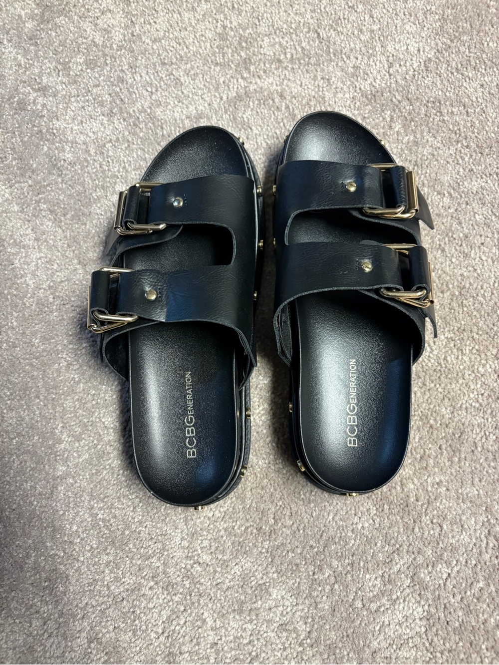 BCBG Sandels never worn gold studs